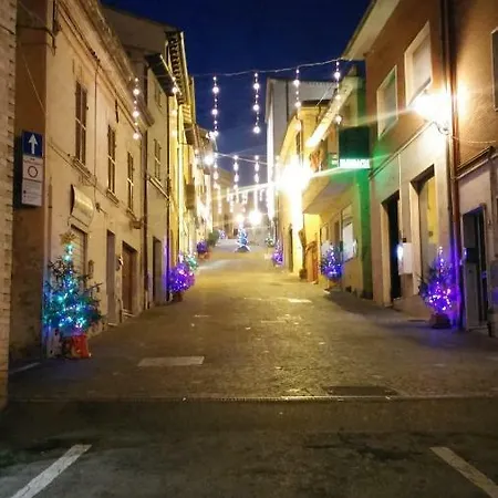 - La Casetta فندق مبيت وإفطار Mondolfo